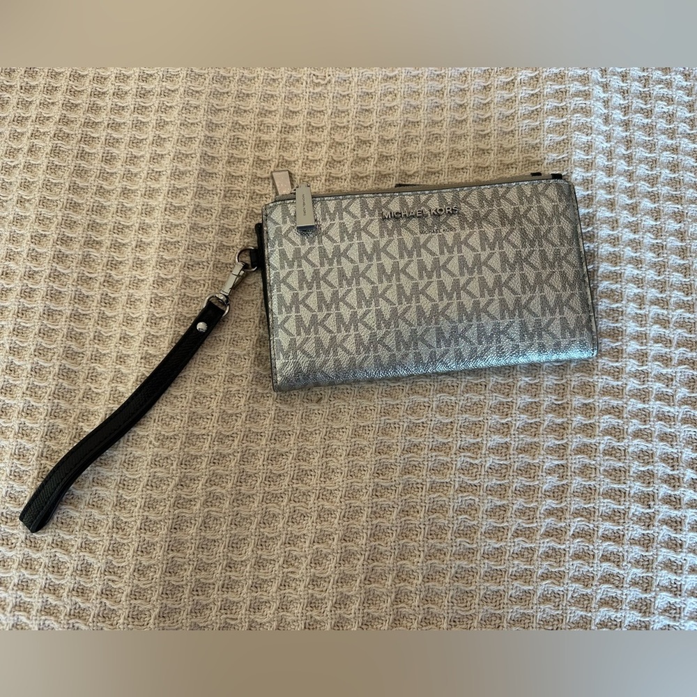 Michael Kors Clutch Wallet